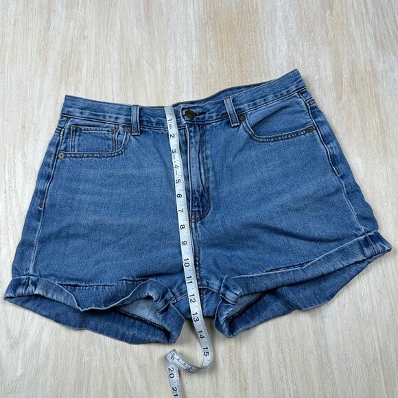 American Eagle Mom Short High Waisted Blue Medium Wash Denim Jean Shorts 10 - Picture 7 of 13